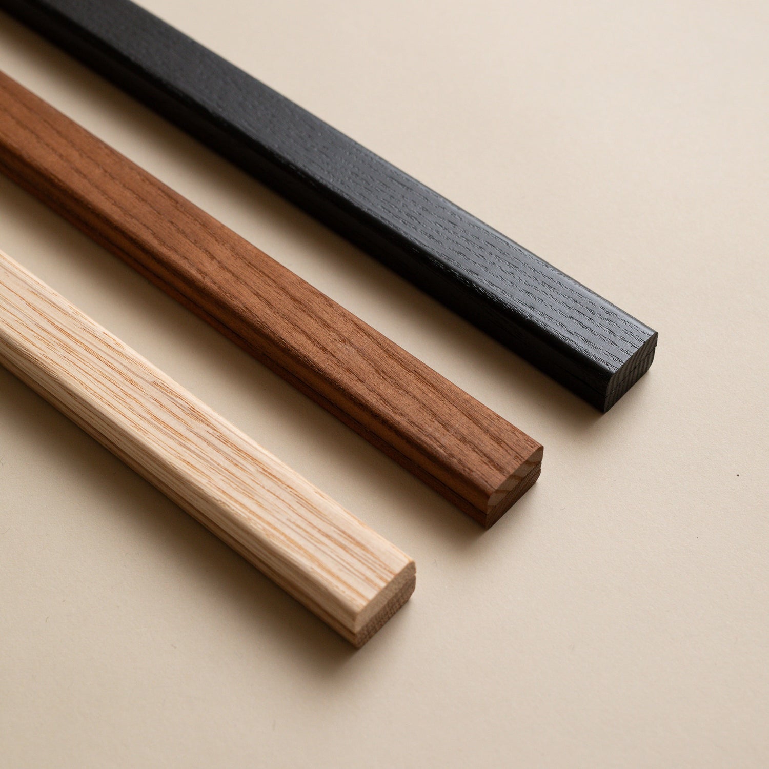 Magnetic frame in dark oak wood